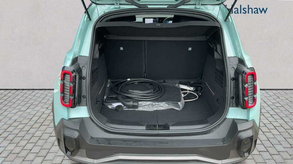 Renault 4 E-Tech 110Kw Techno 52Kwh Comfort Range 2025 Green #6