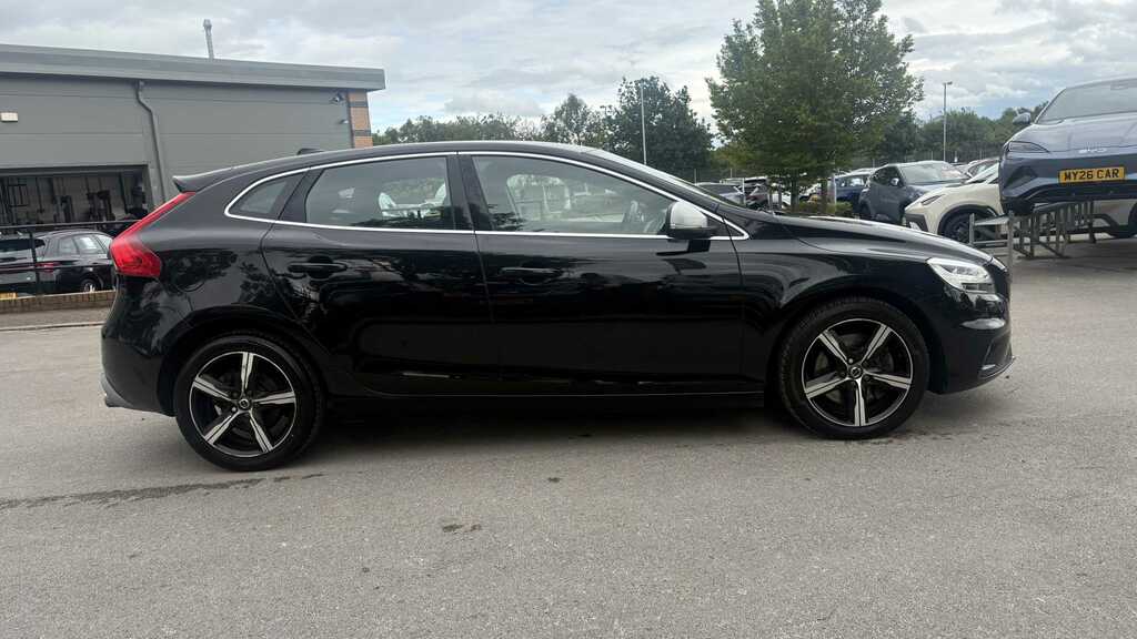 Volvo V40 T2 122 R Design Pro Red #8
