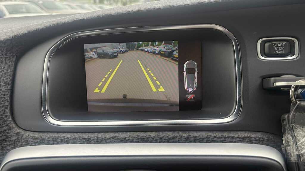 Volvo V40 T2 122 R Design Pro Red #9