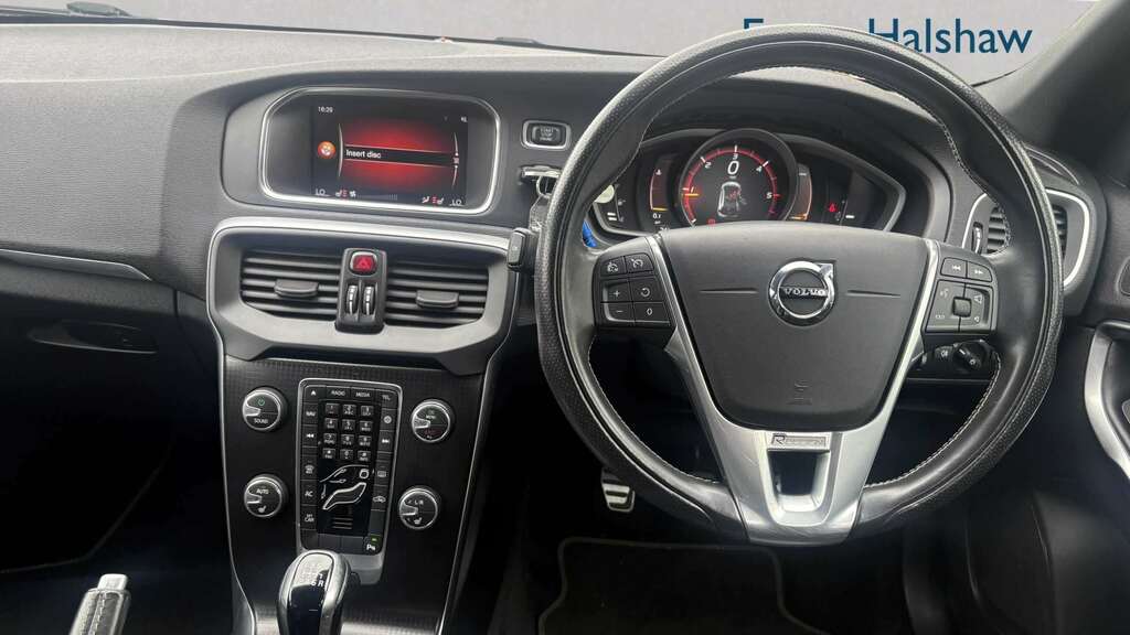 Volvo V40 D3 4 Cyl 150 R Design Nav Plus 2018 Black #3