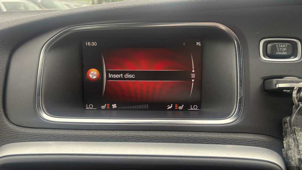 Volvo V40 T2 122 R Design Pro Red #14