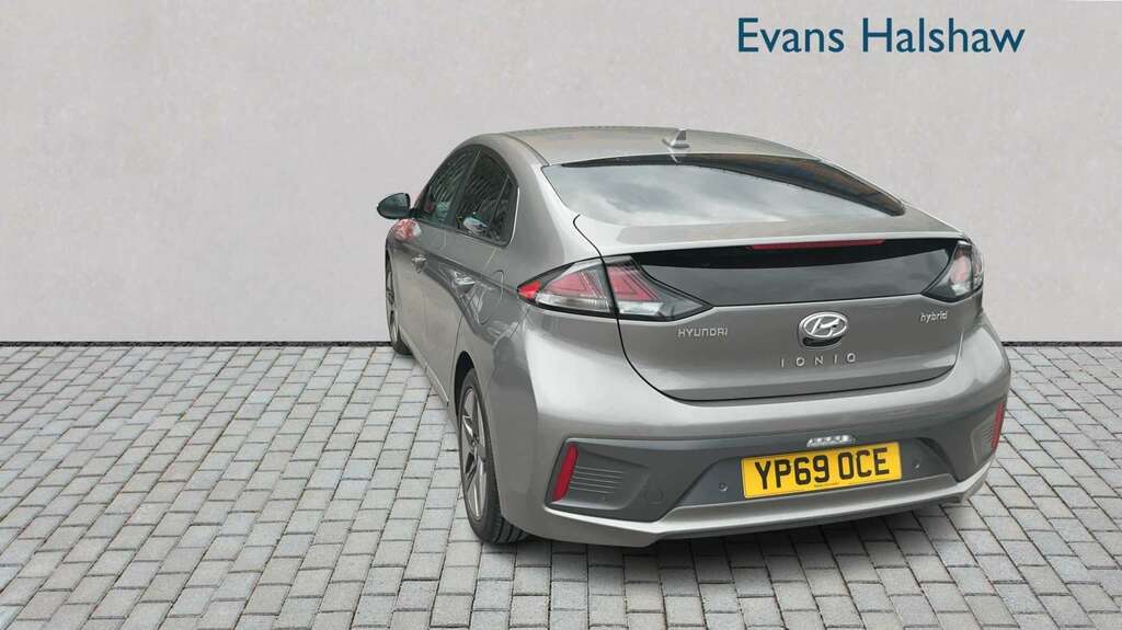 Hyundai Ioniq 1.6 Gdi Hybrid Premium Se Dct 2019 Grey #2