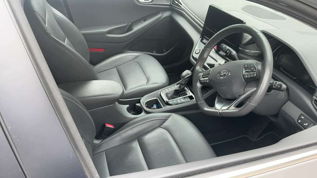 Hyundai Ioniq Hatchback Black #10