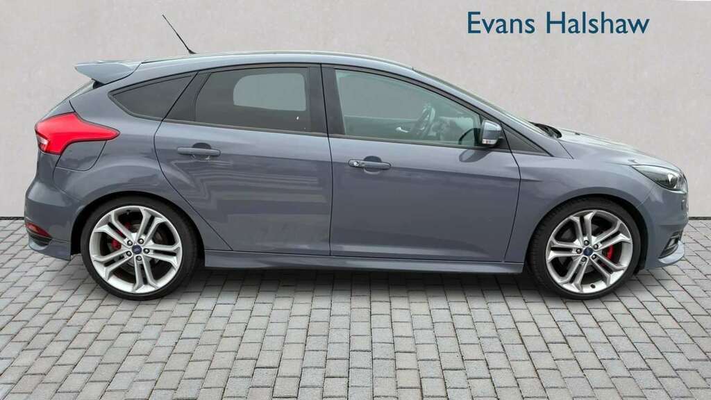 Ford Focus 2.0T Ecoboost St-3 2016 DT65KWR Grey #2