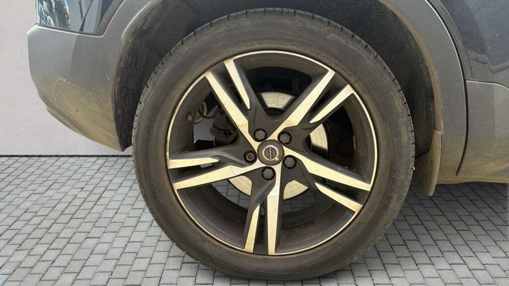 Volvo XC40 1.5 T4 Recharge Phev R Design 2020 DF70FGZ Black #4