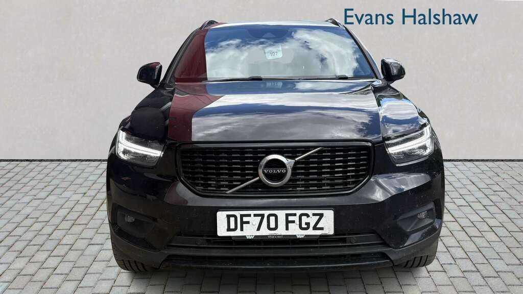 Volvo XC40 1.5 T4 Recharge Phev R Design 2020 DF70FGZ Black #2