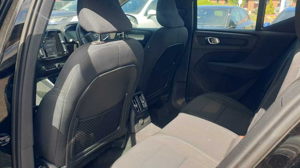 Volvo XC40 R-design, T3 White #16
