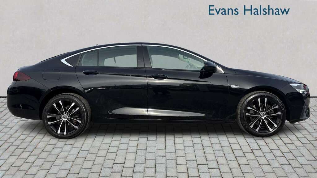 Vauxhall Insignia 1.5 Turbo D Design 2023 Black #4
