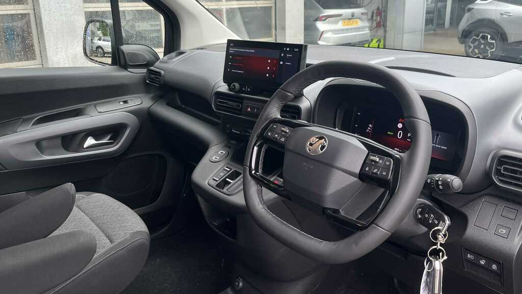 Vauxhall Combo-e Life 100Kw Ultimate 52Kwh 2025 Blue #6