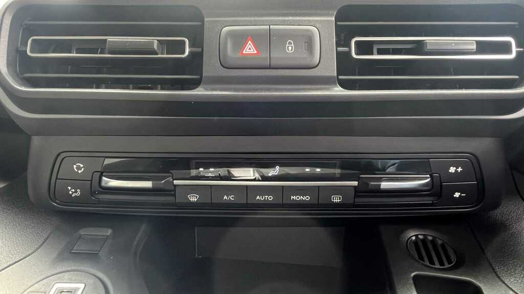 Vauxhall Combo-e Life 100Kw Ultimate XL 52Kwh Estate Grey #11