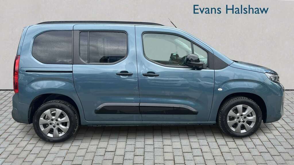 Vauxhall Combo-e Life 100Kw Ultimate 52Kwh 2025 Blue #4