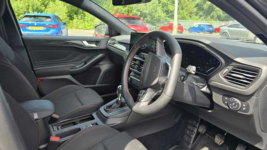 Ford Focus 1.0 Ecoboost Hybrid Mhev St-line 2025 DT74UJU Grey #4