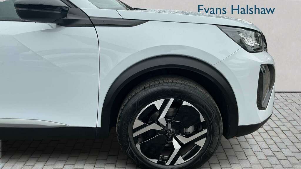 Peugeot 2008 1.2 Puretech 130 Allure Eat8 2025 YO74RWF White #4