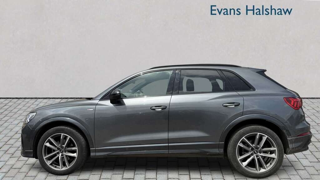 Audi Q3 35 Tfsi Black Edition 2021 KS70WXO Grey #4
