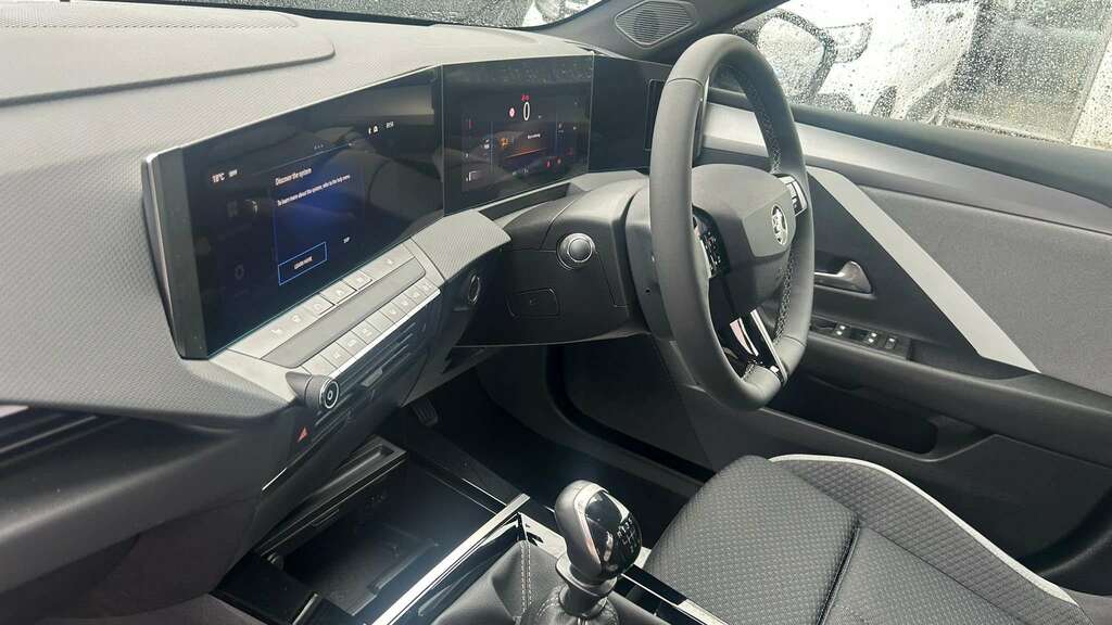 Vauxhall Astra 1.2 Turbo 130 Griffin 2026 White #3