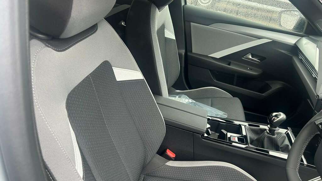 Vauxhall Astra 1.2 Turbo 130 Griffin Black #8