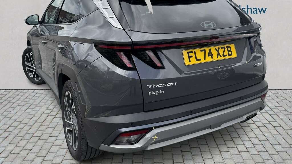 Hyundai Tucson Premium White #3
