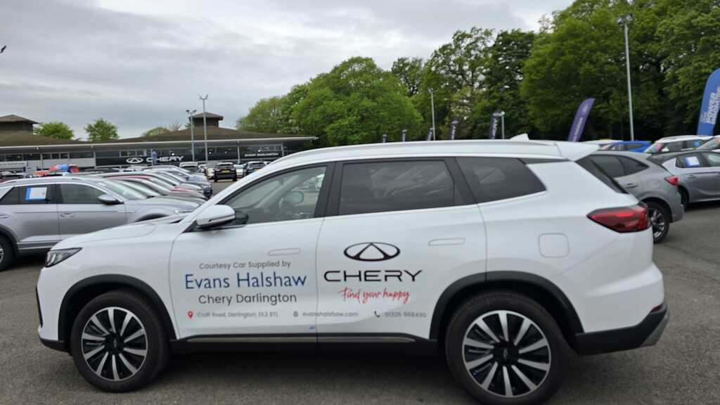 Chery Tiggo 8 1.5T Phev Summit Dht 2026 White #5