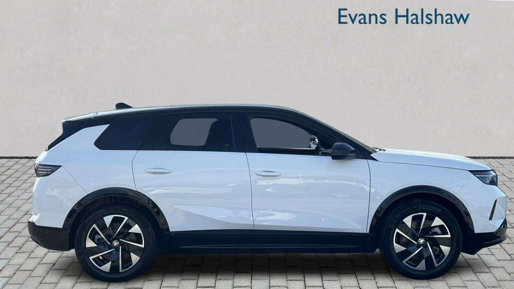 Vauxhall Grandland 157Kw Gs 73Kwh 2025 White #5