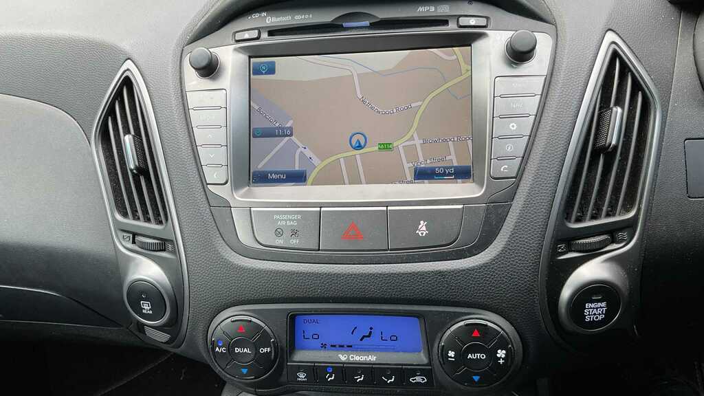 Hyundai Ix35 1.7 Crdi Se 2Wd White #7