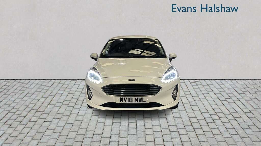 Ford Fiesta 1.1 Zetec Navigation 2018 WV18MWL White #4
