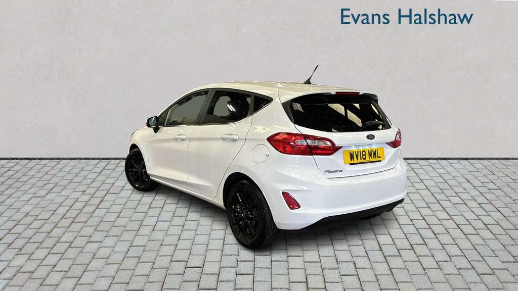 Ford Fiesta 1.1 Zetec Navigation 2018 WV18MWL White #2