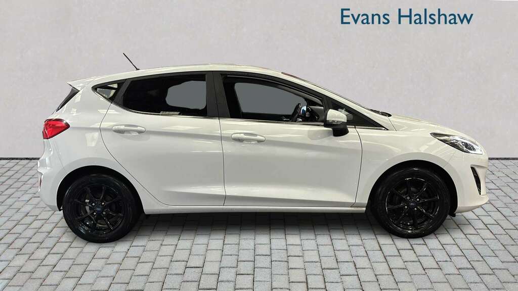 Ford Fiesta 1.1 Zetec Navigation 2018 WV18MWL White #3