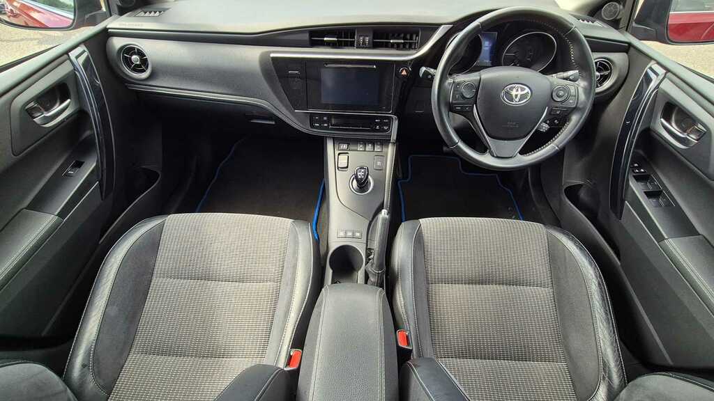Toyota Auris D-4d Icon Tss White #9