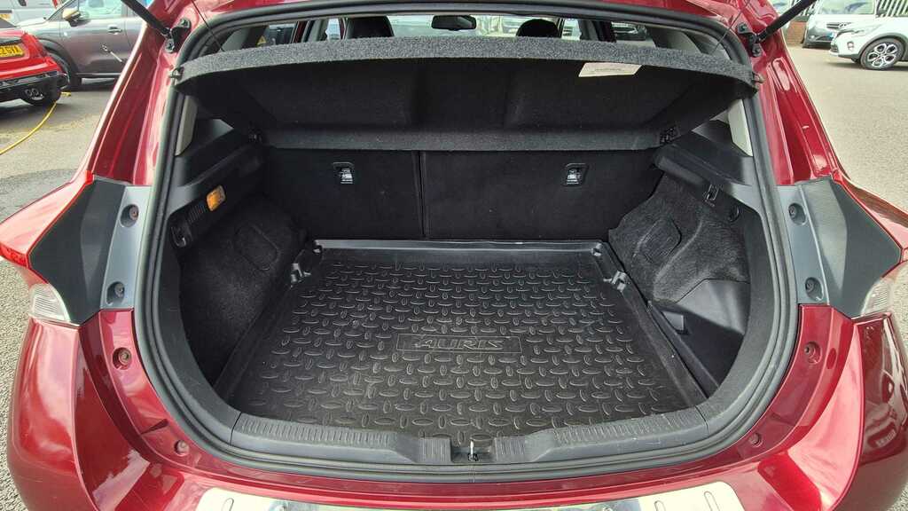 Toyota Auris D-4d Icon Tss White #10