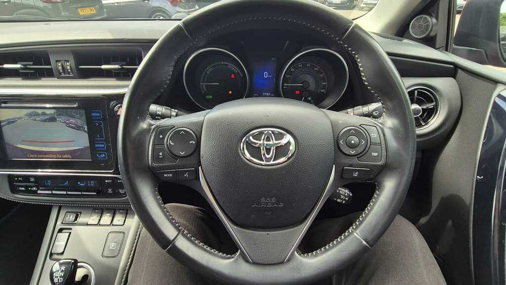 Toyota Auris D-4d Icon Tss White #14