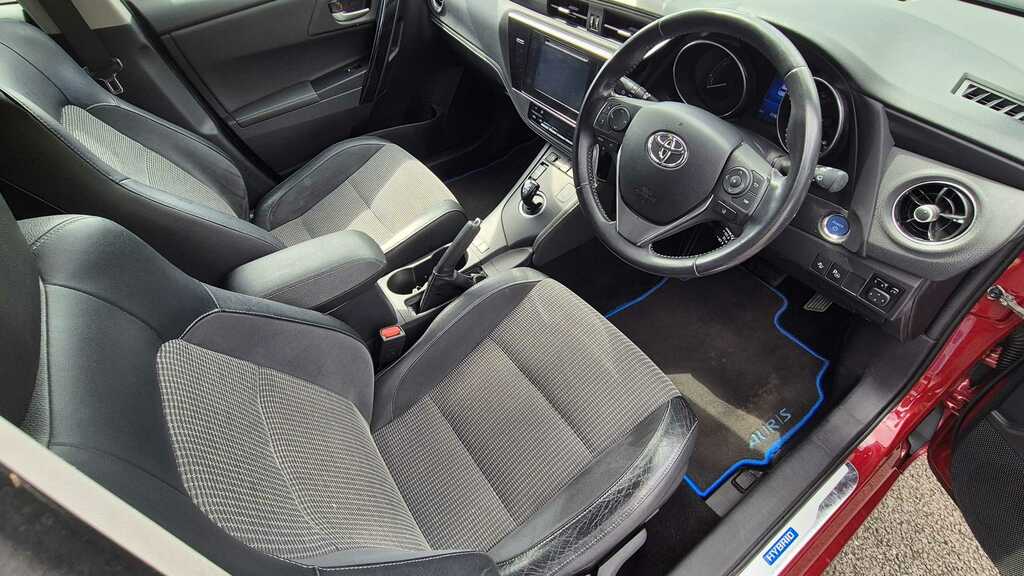 Toyota Auris D-4d Icon Tss White #7