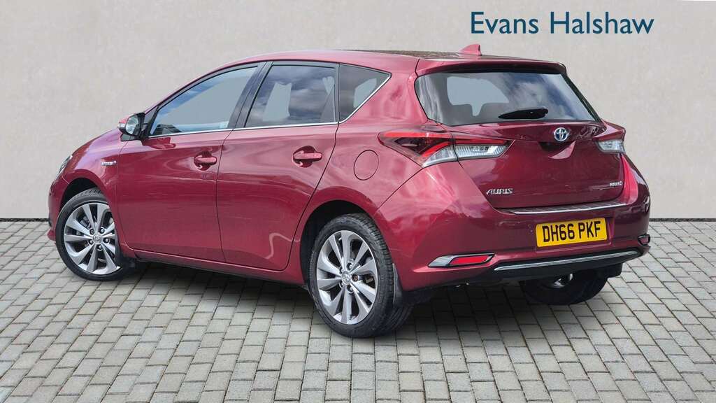 Toyota Auris 1.8 Hybrid Excel Tss Cvt 2017 Red #2