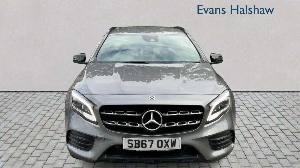 Mercedes-Benz GLA Class 220D 4Matic Amg Line Premium 2018 Grey #4