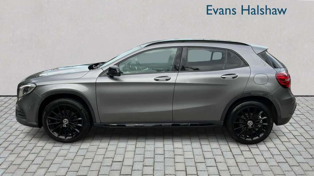 Mercedes-Benz GLA Class 220D 4Matic Amg Line Premium 2018 Grey #3
