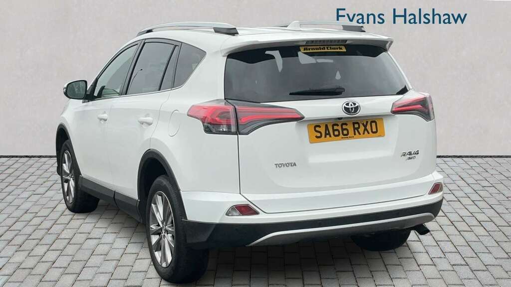 Toyota Rav 4 2.0 V-matic Excel Cvt 2016 White #2