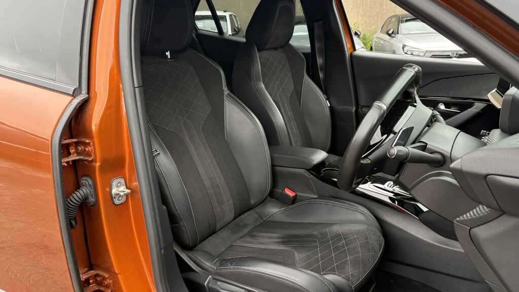 Peugeot 2008 Gt Premium Blue #10