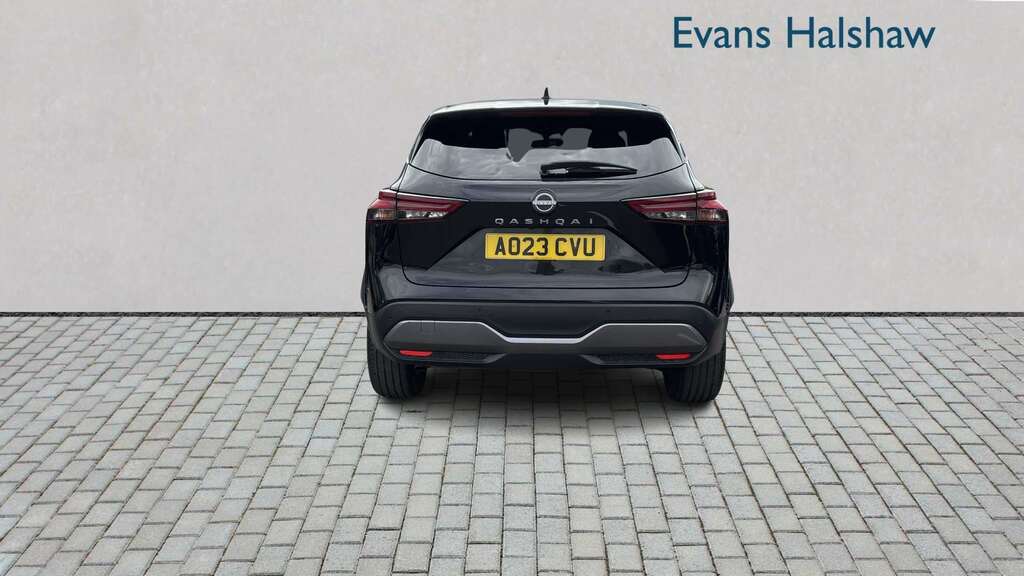 Nissan Qashqai 1.3 Dig-t Mh N-connecta 2023 Black #3