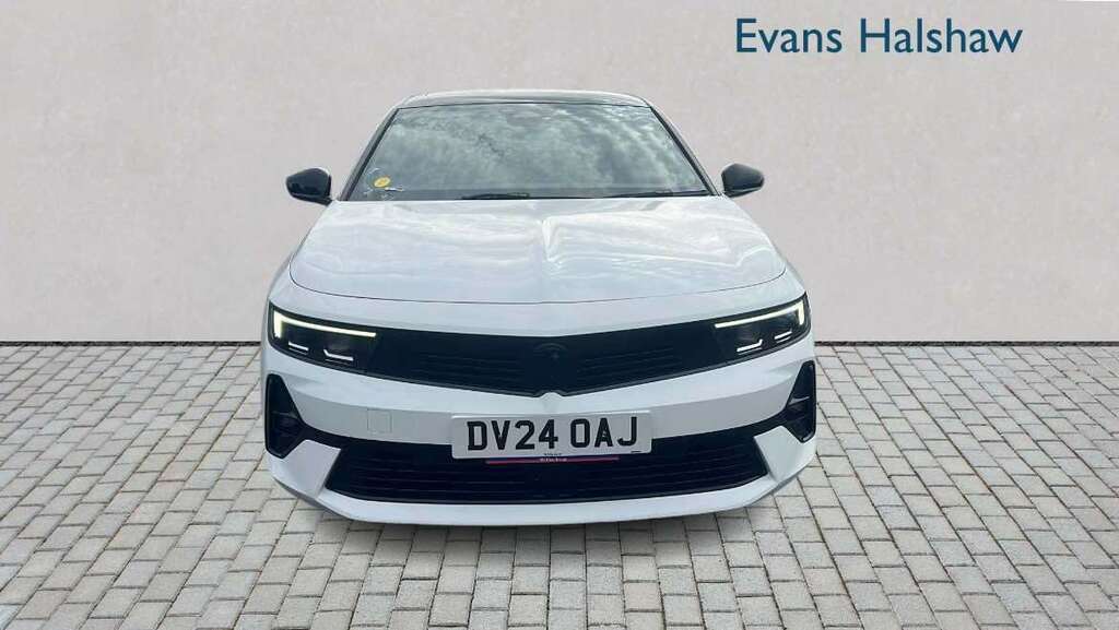 Vauxhall Astra 1.2 Turbo 130 Ultimate 2024 DV24OAJ White #2