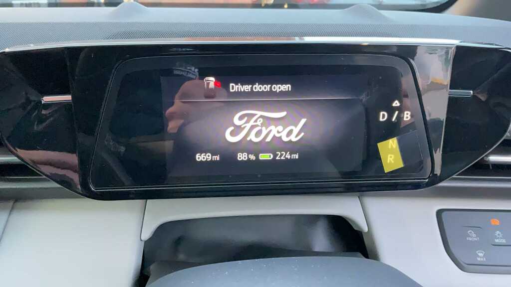 Ford Capri 250Kw Premium 79Kwh Awd Yellow #10