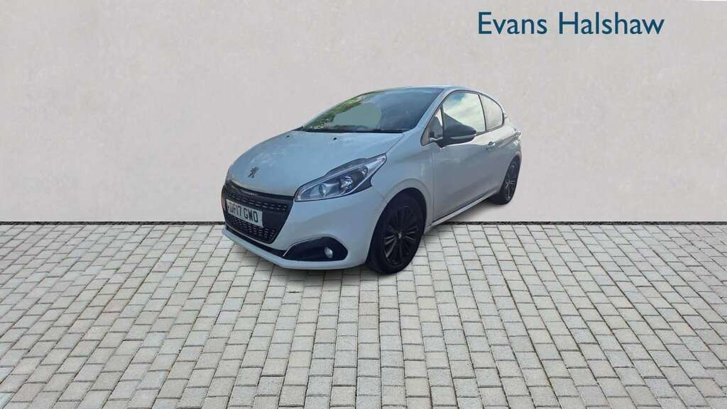 Peugeot 208 Black Edition White #2