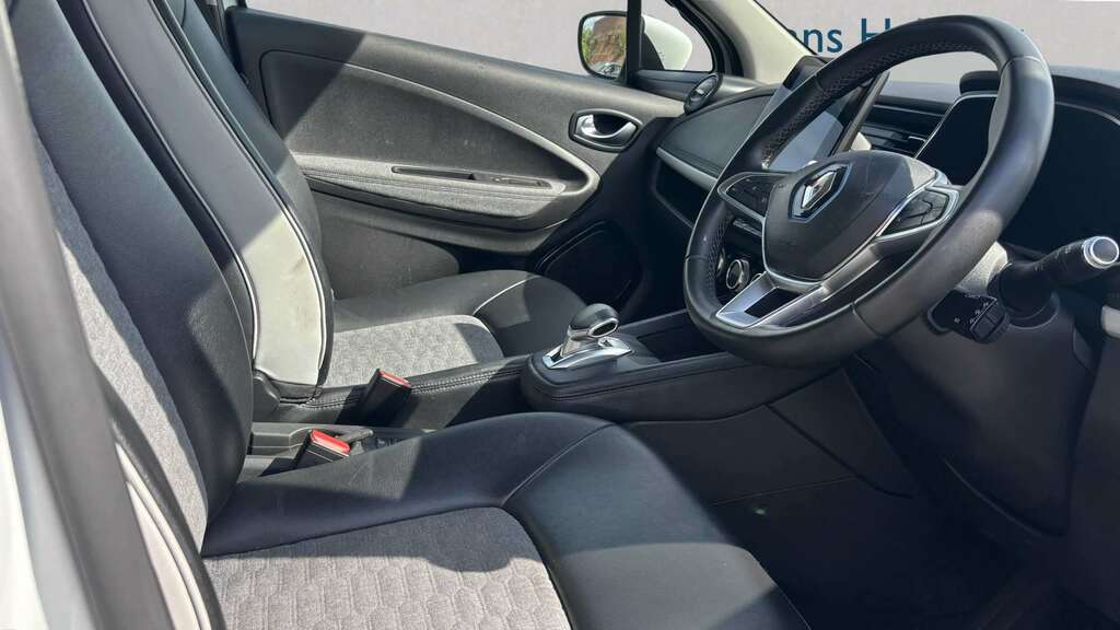 Renault Zoe 100Kw I Gt Line R135 50Kwh 2020 White #2
