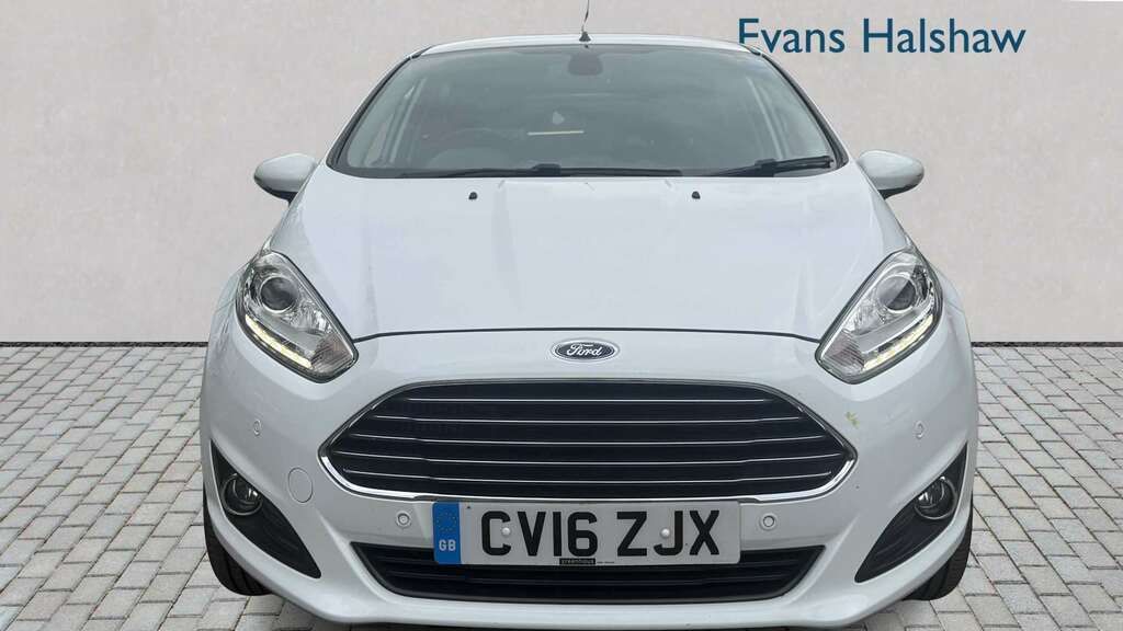 Ford Fiesta 1.0 Ecoboost 125 Titanium 2016 CV16ZJX White #4