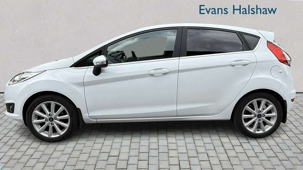 Ford Fiesta 1.0 Ecoboost 125 Titanium 2016 CV16ZJX White #3