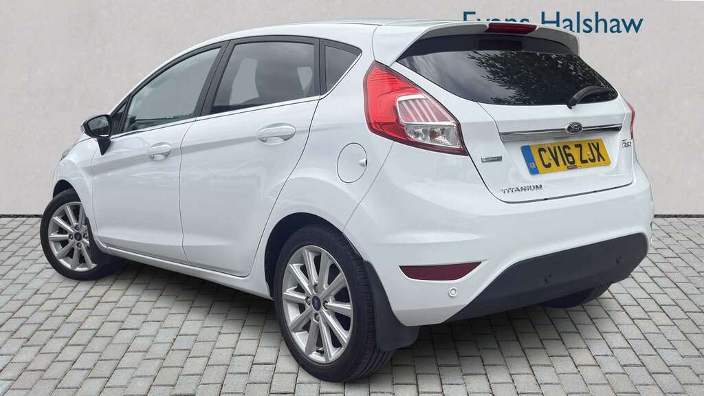 Ford Fiesta 1.0 Ecoboost 125 Titanium 2016 CV16ZJX White #2