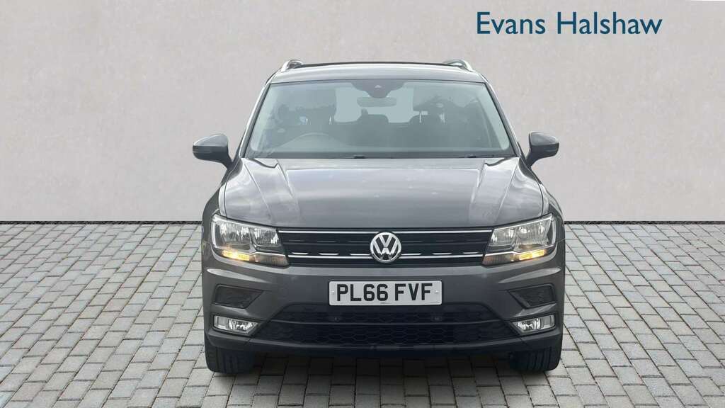 Volkswagen Tiguan Se Navigation Black #3