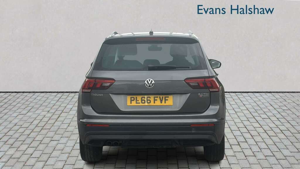 Volkswagen Tiguan Se Navigation Black #5
