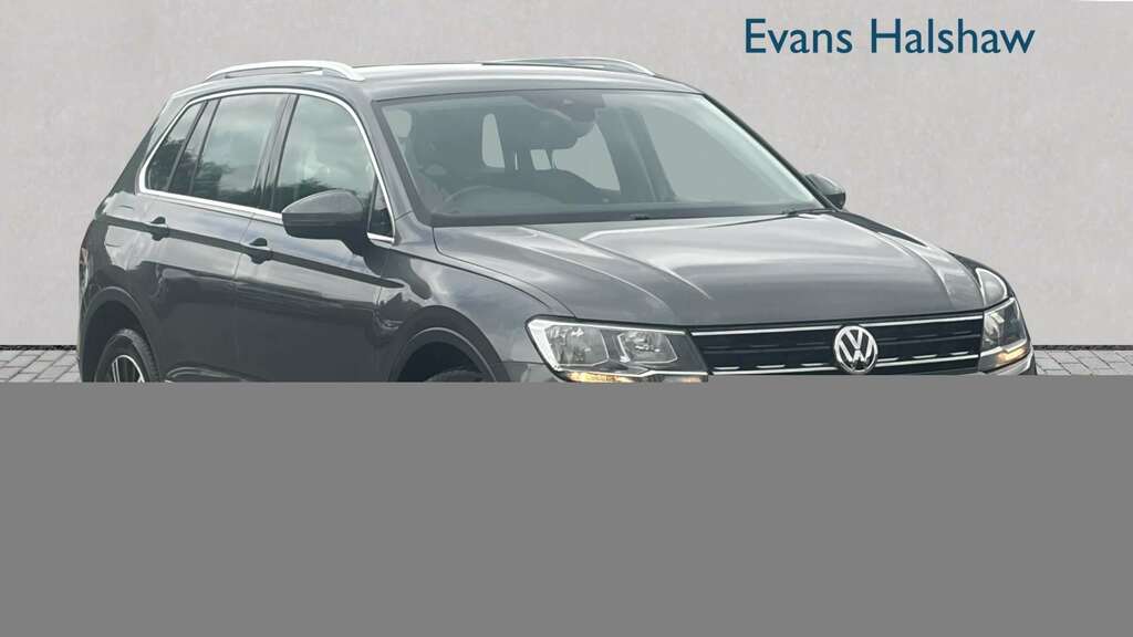 Volkswagen Tiguan Se Navigation Black #1