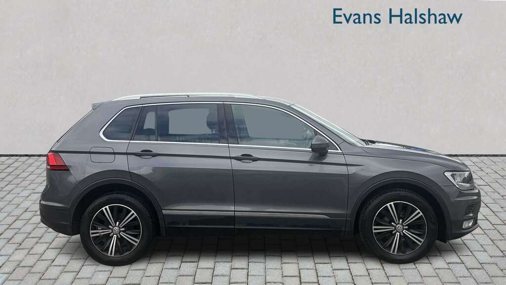 Volkswagen Tiguan Se Navigation Black #4
