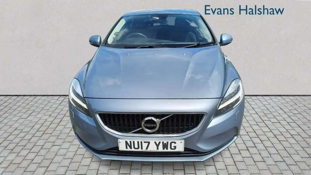 Volvo V40 T2 122 Momentum 2017 Blue #2