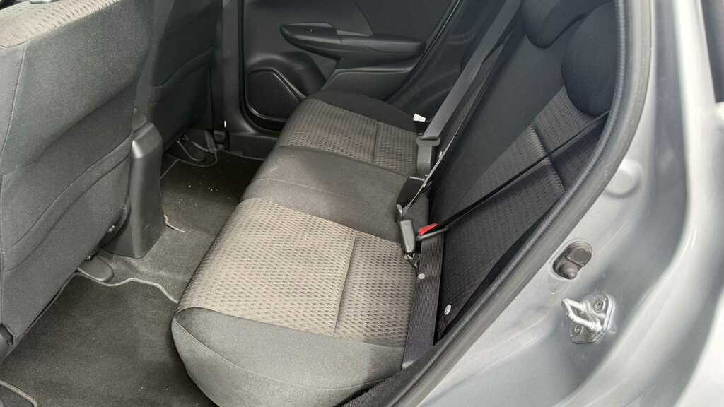 Honda Jazz 1.3 I-vtec Ex Navi 2019 Silver #5